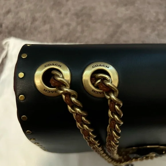 Authentic COACH Madison Handbag - Dust bag included - Picture 9 of 11